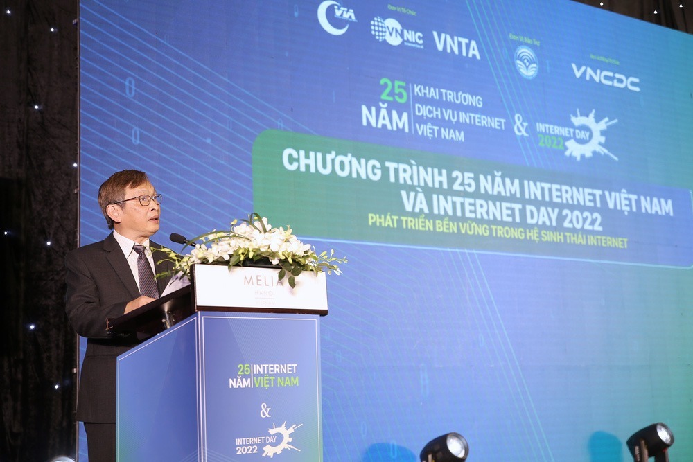 INTERNET DAY 2022: NGƯỜI DÙNG INTERNET VIỆT NAM ĐẠT HƠN 70% DÂN SỐ SAU 25 NĂM
