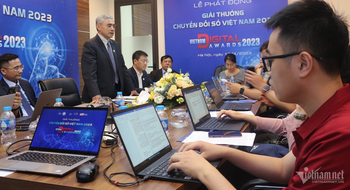 GIẢI THƯỞNG CHUYỂN ĐỔI SỐ VIỆT NAM NĂM 2023 NHẤN MẠNH YẾU TỐ DỮ LIỆU